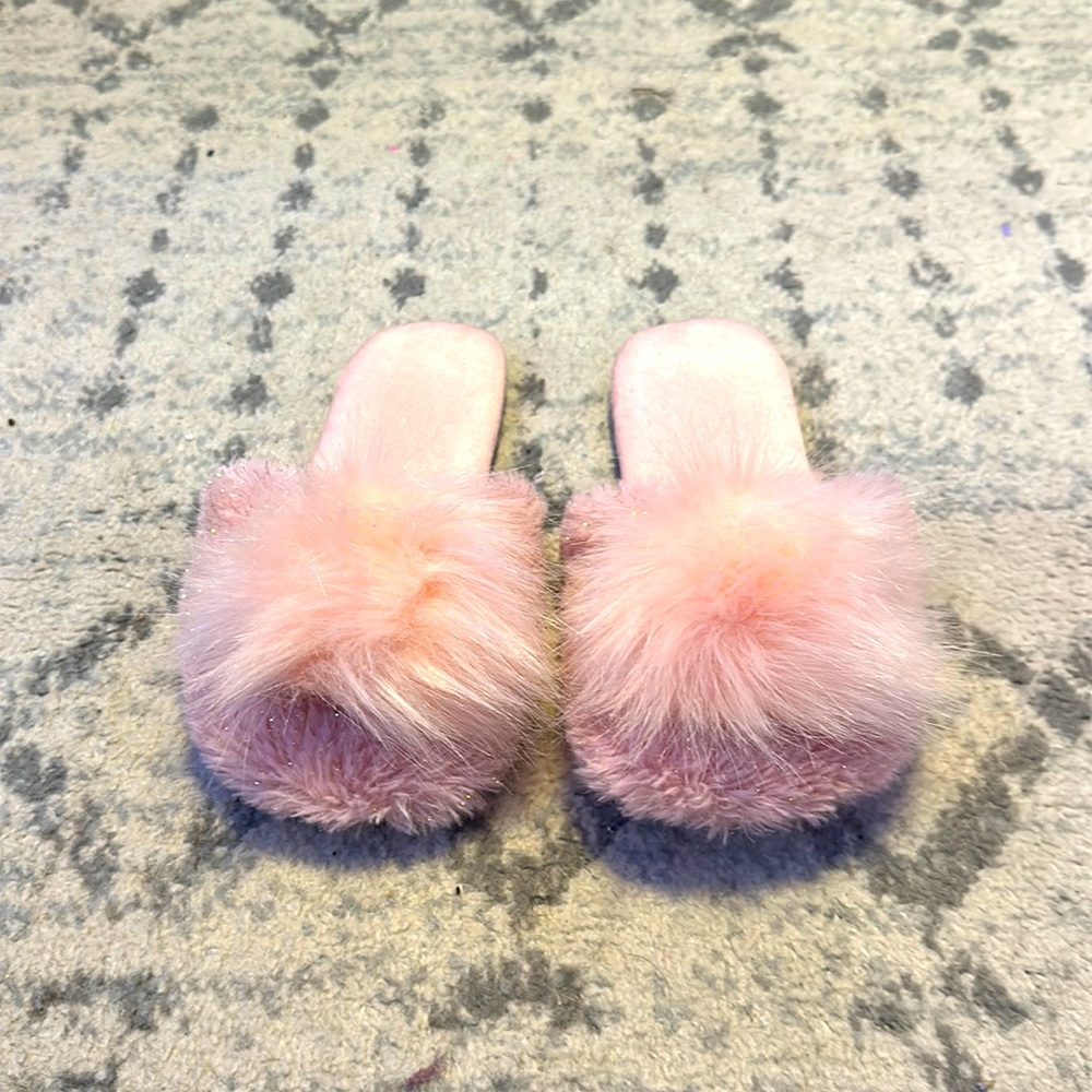 Justice pink Pom slippers